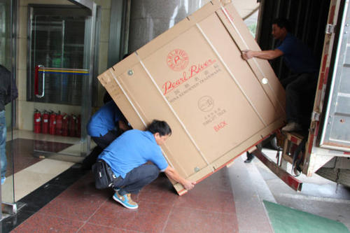 上思钢琴贵重工艺品无忧运